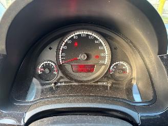 Volkswagen Up! 1.0 12V 60 Hatchback  Benzine 999cc 44kW (60pk) FWD 2011-08/2020-08  CHYA picture 19