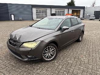 Coche accidentado Seat Leon 1.2 TSI Ecomotive 16V Combi/o 4Dr Benzine 1.197cc 77kW (105pk) FWD 2013-08/2014-04  CJZA 2014/6