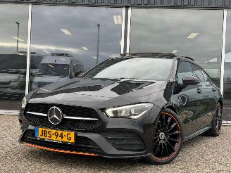 krockskadad bil auto Mercedes Cla-klasse 220d AMG / PANO / SFEER / EDITION / 2019/10