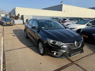 uszkodzony samochody osobowe Renault Mégane IV GrandTour GT-LINE Bose Edition Automaat 2017/3