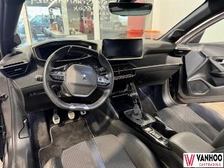 Peugeot 208  picture 10