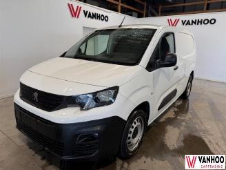 krockskadad bil auto Peugeot Partner  2020/9