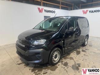 Vaurioauto  passenger cars Peugeot Partner  2024/8
