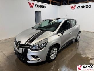 Schadeauto Renault Clio  2018/7