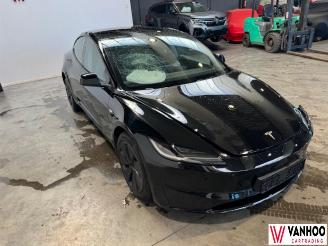 Tesla Model 3  picture 4