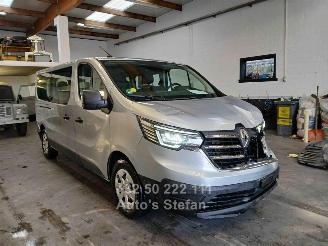 damaged passenger cars Renault Trafic ZEN 2024/3