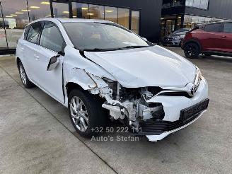 uszkodzony samochody osobowe Toyota Auris DYNAMIC 2016/10
