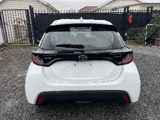krockskadad bil auto Toyota Yaris 1,5 HYBRIDE - BENZINE - AUTOMATIC 2025/1
