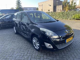 Renault Grand-scenic 2.0 Dynamique 7p. 140PK!!! AUTOMAAT!!! picture 2