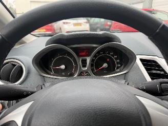 Ford Fiesta 1.4 Titanium picture 16