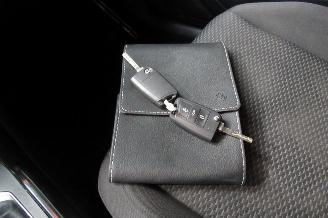 Volkswagen T-Roc SUV picture 34