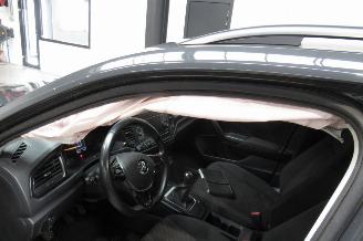 Volkswagen T-Roc SUV picture 20