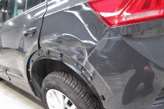 Volkswagen T-Roc SUV picture 17