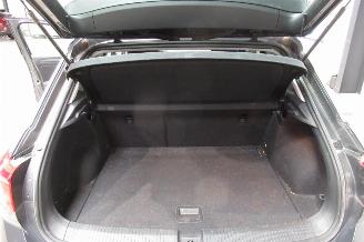 Volkswagen T-Roc SUV picture 24