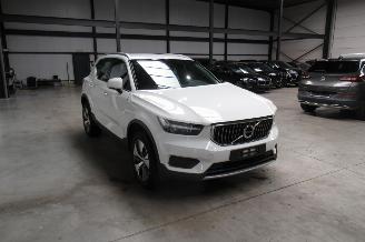 Volvo XC40 MOMENTUM picture 6
