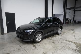 Unfallwagen Audi Q3 SUV 2022/9