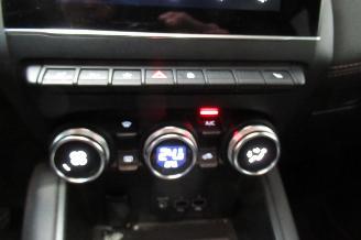 Renault Captur INITIALE picture 30