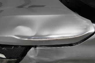 Renault Captur INITIALE picture 10