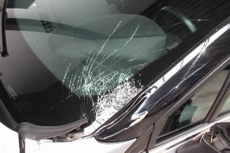 Renault Captur INITIALE picture 12