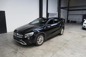 damaged passenger cars Mercedes GLA SEDAN 2019/4