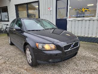 Uttjänta bilar auto Volvo S-40  2004/2