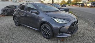 Auto incidentate Toyota Yaris 1.5 Hybride* Navigatie*LED*Aluminium velgen*Camera*trekhaak*KeylessGo* 2023/10