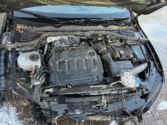 Volkswagen Golf VW GOLF 8 2.0TDI DSG R LINE picture 5