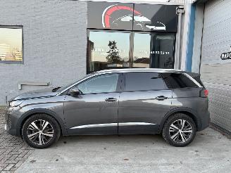 Vaurioauto  passenger cars Peugeot 5008 PEUGEOT 5008 1.5D 7 ZIT 2021 2021/4