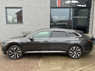 Voiture accidenté Volkswagen Arteon VW ARTEON HYBRIDE R LINE 2022 2022/2