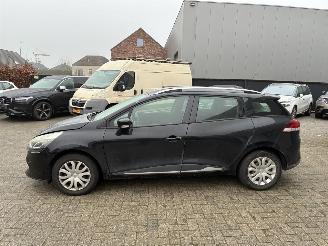 damaged passenger cars Renault Clio RENAULT CLIO 1.5D 2015 2015/9