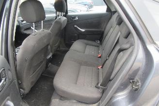 Ford Mondeo 2.0-16V Limited picture 10