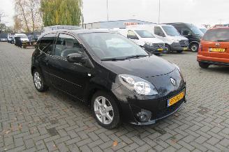 uszkodzony samochody osobowe Renault Twingo Renault Twingo - 1.2-16V Miss 2011/6
