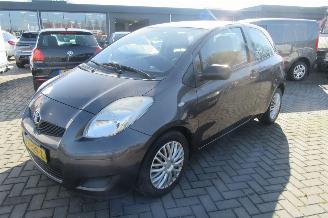 Schadeauto Toyota Yaris 1.3 VVTi Comfort 2010/1