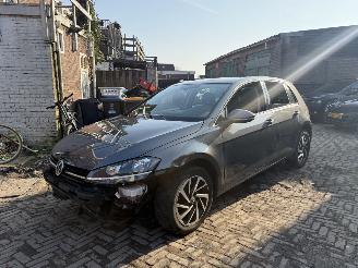 Volkswagen Golf 1.6 TDI picture 4