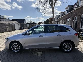 Mercedes B-klasse B200 / AUTOMAAT picture 13