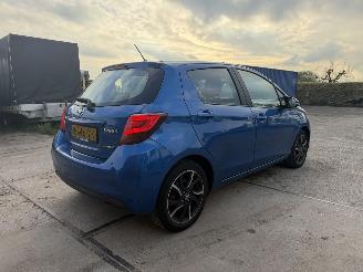 Toyota Yaris 1.5 Hybrid Dynamic Bi-Tone picture 9