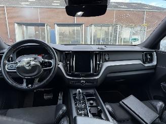 Volvo Xc-60 2.0 T8 R DESIGN AWD picture 35