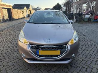 Peugeot 208 1.6 e-HDi Allure  NAP picture 3