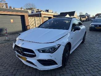 Vaurioauto  passenger cars Mercedes Cla-klasse 250e  AMG PANO AUTOMAAT SFEER 2020/1