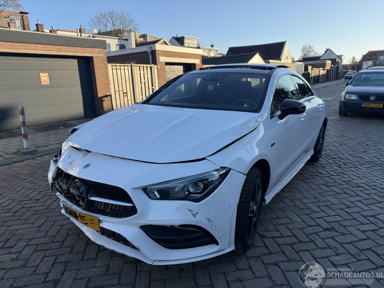 Mercedes Cla-klasse 250e AMG PANO AUTOMAAT SFEER