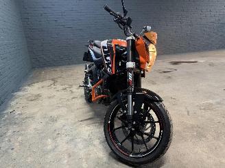  KTM 125 Duke KTM Tour 125 Duke 2015/1