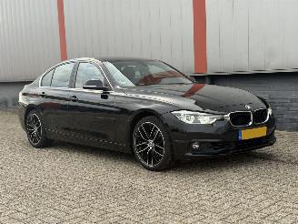 krockskadad bil auto BMW 3-serie 330e AUTOMAAT 2016/1