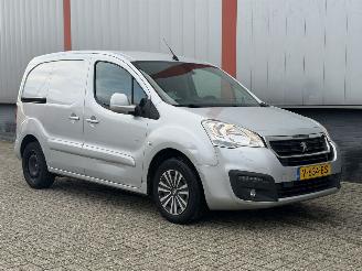 Schadeauto Peugeot Partner 1.6 BlueHDi 75 L1 Première EURO 6 2016/1