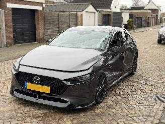 krockskadad bil auto Mazda 3 2.0 e-SkyActiv-X M Hybrid 186 Luxury 2023/1