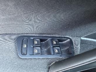 Volkswagen Golf 1.0 TSI Edition picture 4