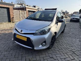 uszkodzony samochody osobowe Toyota Yaris 1.5 Hybrid AUTOMAAT 2014/1