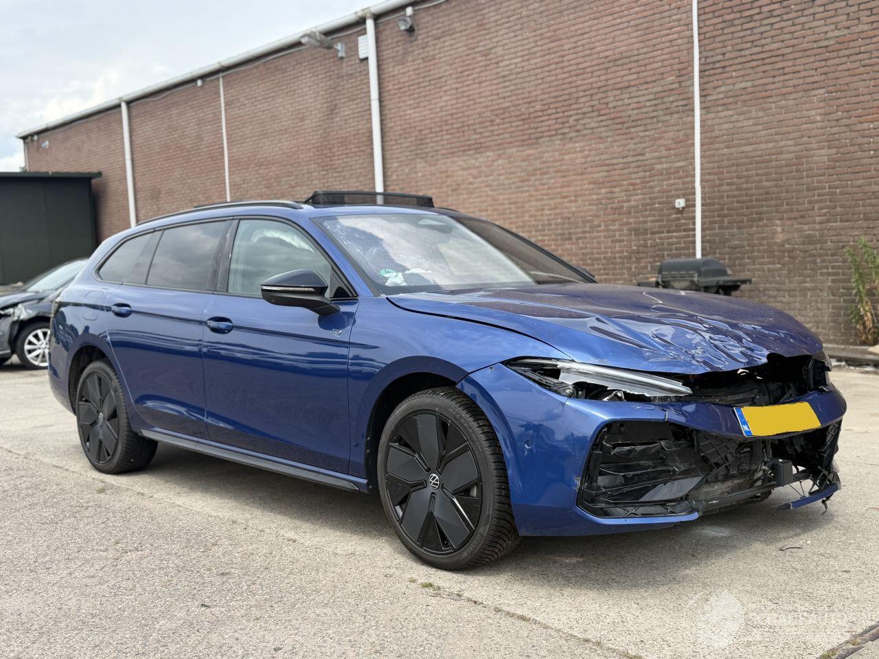 Volkswagen Passat 1.5 eHybrid R LINE