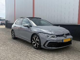 Vaurioauto  passenger cars Volkswagen Golf 1.5 eTSI R Line PANO 2020/1