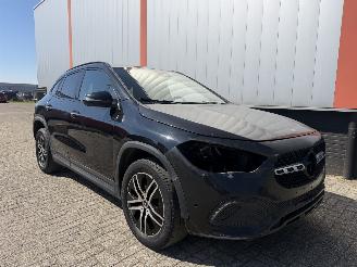 skadebil auto Mercedes GLA 200d AUTOMAAT 2022/1