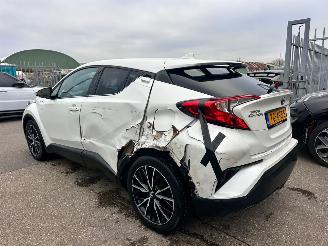 Toyota C-HR 1.8 HYBRIDE BI-TONE picture 6
